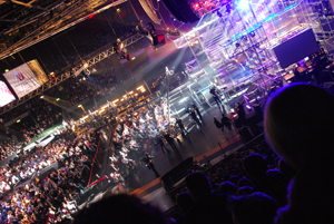 Melodifestivalen har blivit lika mycket ett liveevenemang som ett tv-show.