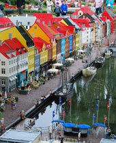 Nyhavn byggt i Lego.