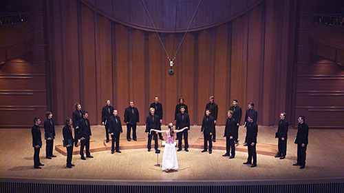 Unga skåningar i prisbelönta Svanholms Singers sjunger hemma i Sydsverige i höst.